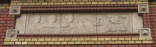 Inventum Mutat Mundum